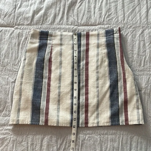 Forever 21 Women's Stripped Side Zip Miniskirt - Picture 8 of 8
